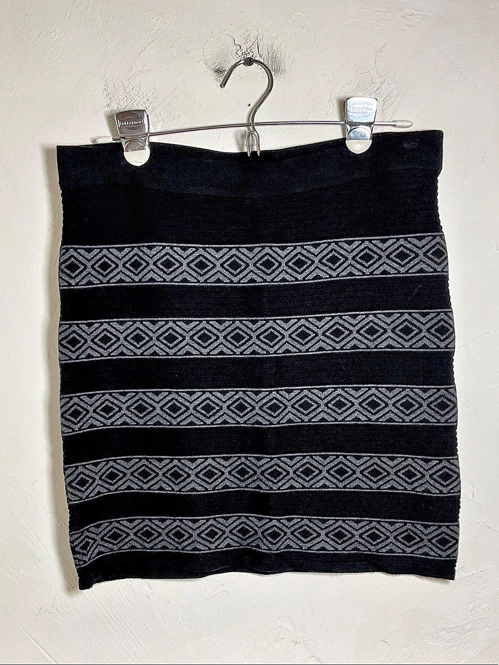 Garage Black Gray Geometric Knit Bodycon Mini Skirt Size L